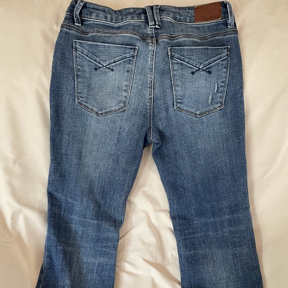Aeropostale Unpublished Distressed Jeans.